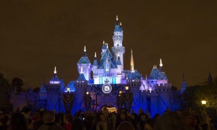 Disneyland Resort Proposes to Raise Minimum Wage for California Park Workers
