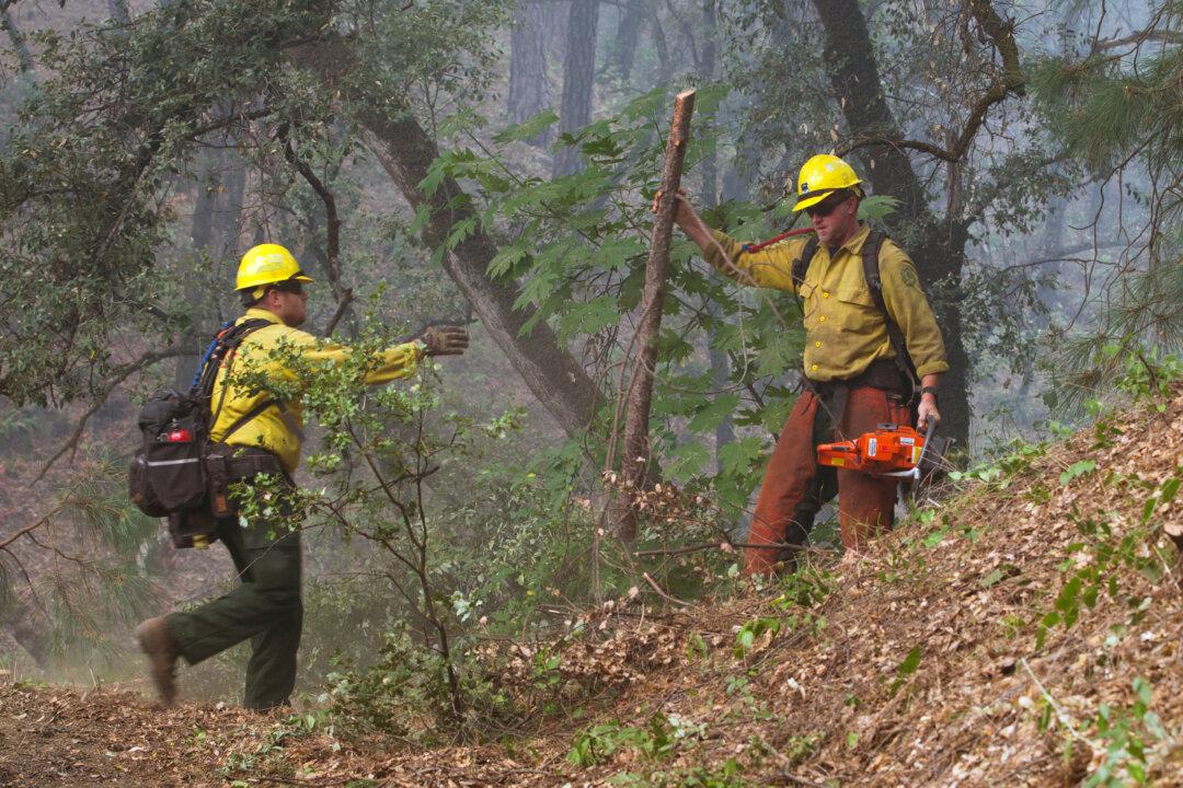 Six People Killed as California Wildfire Spreads