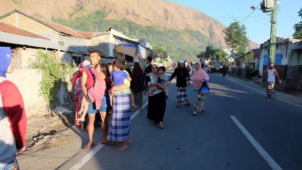 People gather on the streets following an earthquake in Lombok, Indonesia, July 29, 2018 in this picture obtained from social media. (Courtesy of Lalu Onank/Social Media via Reuters)