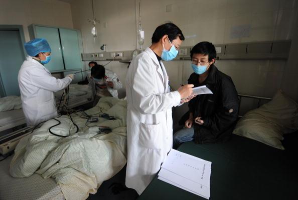 In China, Publicly Listed Health Care Company Exposed Over Fake Doctors Examining Patients