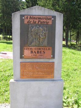 The memorial stone of Romanian martyr Liviu Cornel Babes. (L.Kenzel via Wikimedia Commons)
