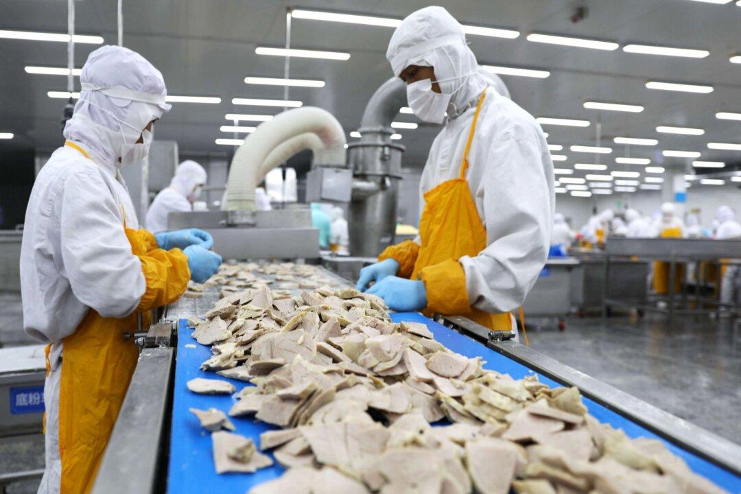 China Manufacturing Growth in July Slowest in 8 Months, Export Orders Shrink