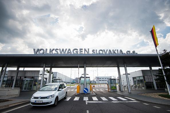 VW Needs `Titanic' Effort to Conquer Emissions, Trade Issues