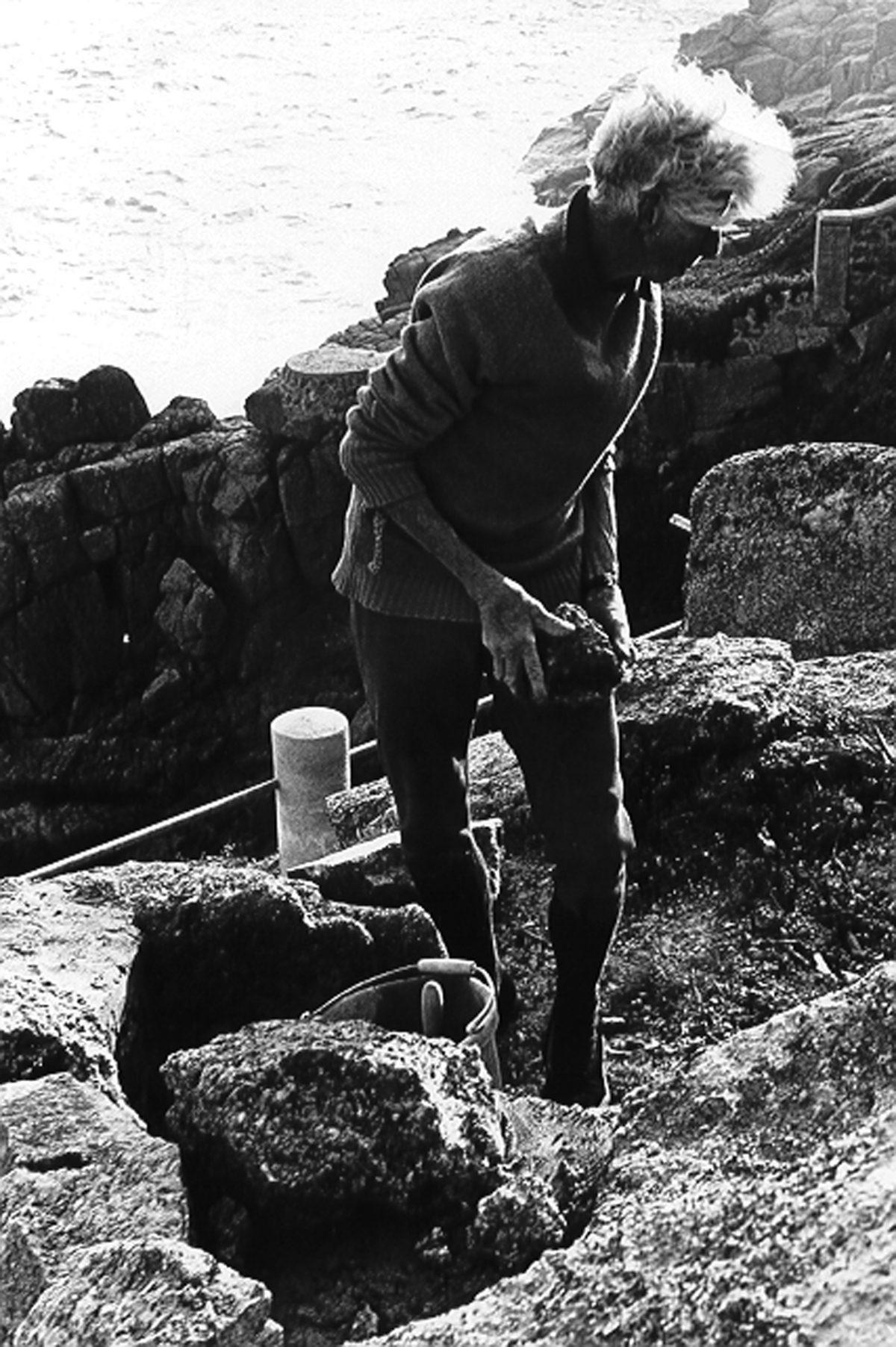 <span style="color: #000000">Rowena Cade, rock in hand, as she builds what will become The Minack Theatre. (The Minack Theatre)</span>