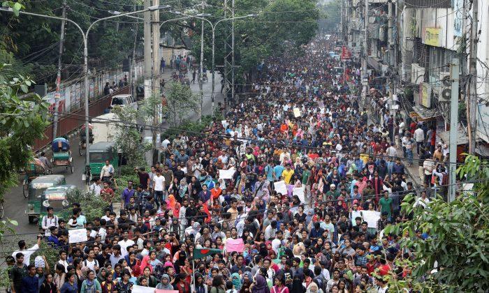 Bangladesh Protests Spur Cabinet to Toughen Punishment for Traffic Deaths