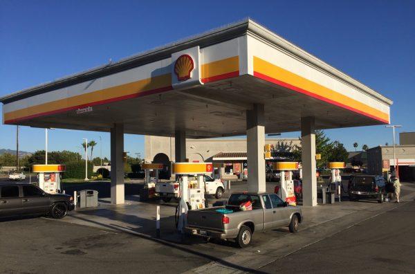 Shell gas station in Rohnert Park, California on Aug. 4, 2018. Californians are concerned with how gas revenues are being used. (Matthew Kang/The Epoch Times)