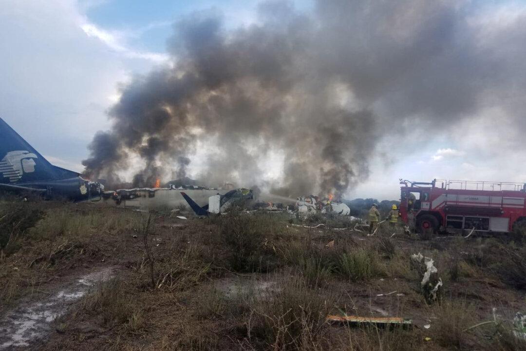 11 US Passengers Sue Aeromexico Over Plane Crash