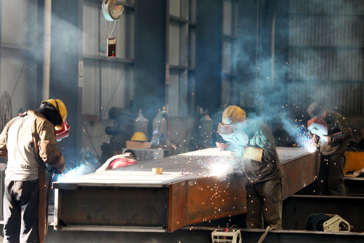 Workers cut steel at a factory in Huaibei in eastern China's Anhui province May 3, 2018. Experts say that tariffs imposed by the Trump administration will stop many factories in China from being profitable. (-/AFP/Getty Images)