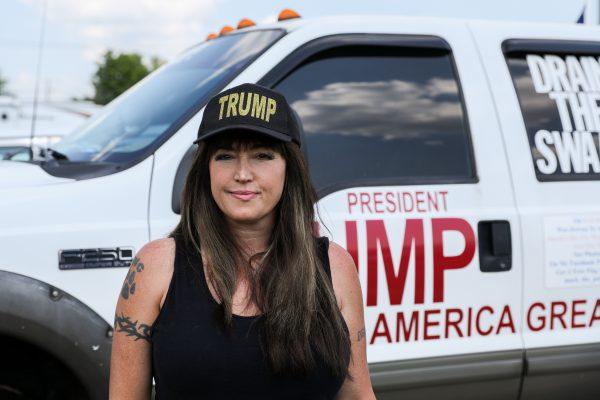 Julie Tripodi prepares to attend a Make America Great Again rally in Lewis Center, Ohio, on Aug. 4, 2018. (Charlotte Cuthbertson/The Epoch Times)