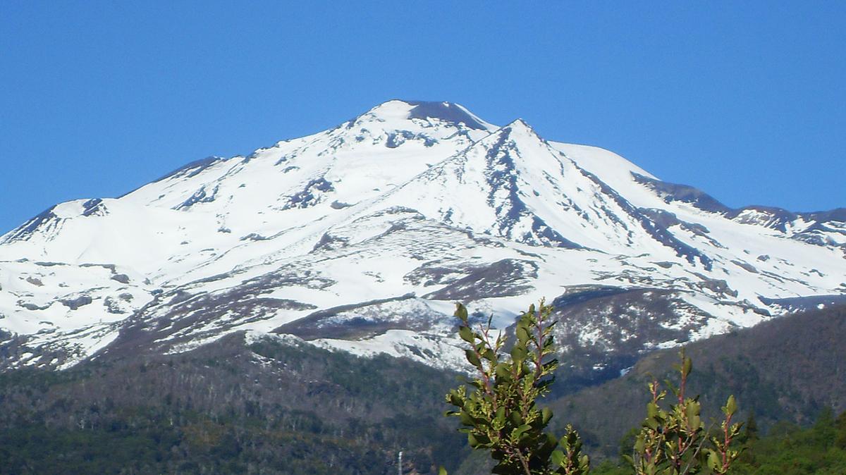 The Nevados de Chillán volcano in Chile (Wikimedia Commons)