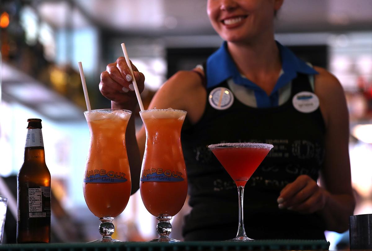 California Considering Extending Alcohol Selling Hours to 4 AM in 7 Cities