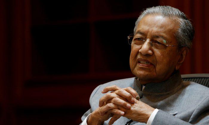 Defying China: Malaysia’s Mahathir Says Uyghurs Released Because They Did Nothing Wrong