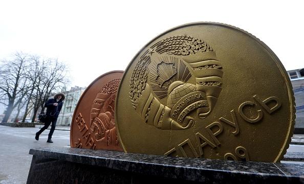 Rouble at Two-Year Lows as Pressure on Emerging Markets Persists