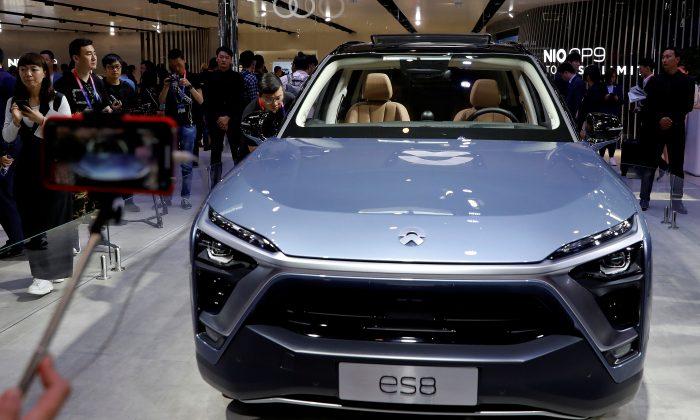 Tesla’s Chinese Rival Nio Suspends Production on Chip Shortage