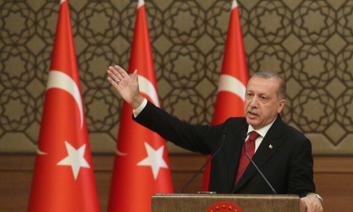Turkey Readies for Action as US Talks on Syria Safe Zone Struggle