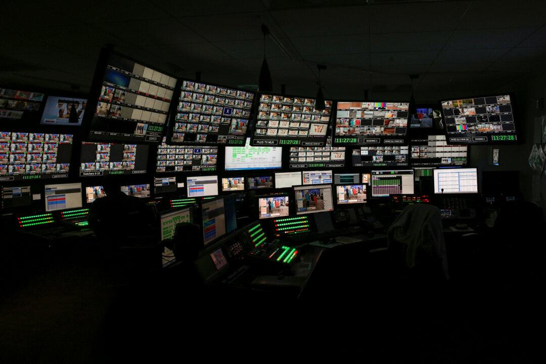 From Blue Lipstick to Facebook Live, Home Shopping Networks Refine Their Pitch