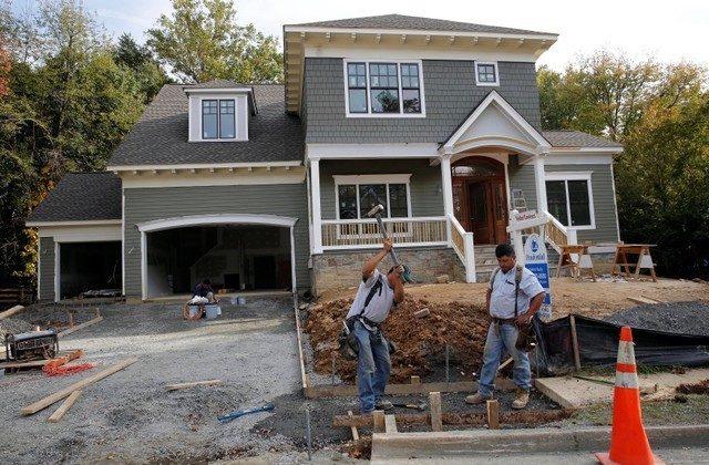 US Homebuilding Slowing; Labor Market Strong