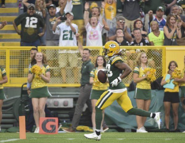 Green Bay Packers cornerback Tramon Williams returns an interception for a touchdown in the first quarter against the Pittsburgh Steelers. (Benny Sieu/USA Today Sports)