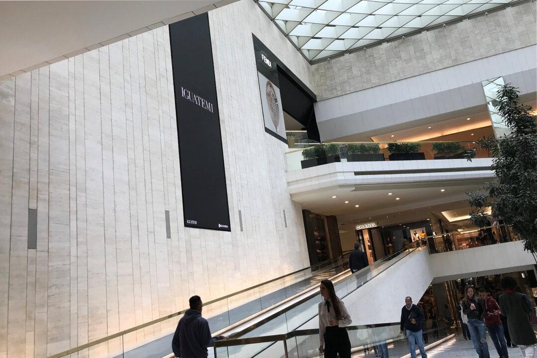 Brazil Mall Executives Shrug Off Looming Amazon.com Expansion