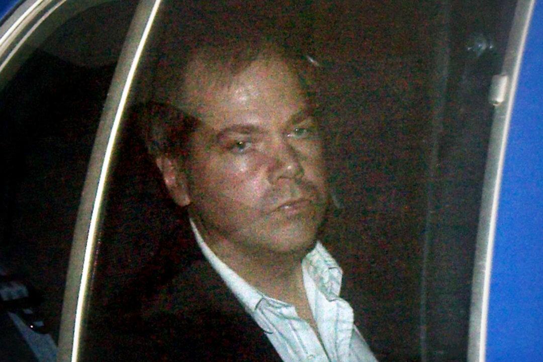 Psychologist May Examine If Reagan Shooter Deserves Complete Freedom