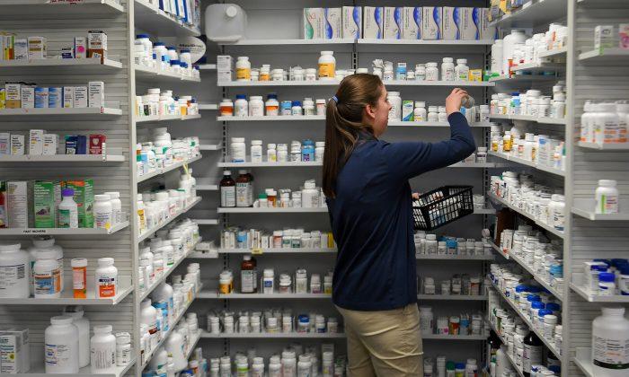 Health Secretary Says Agency Can Eliminate Drug Rebates