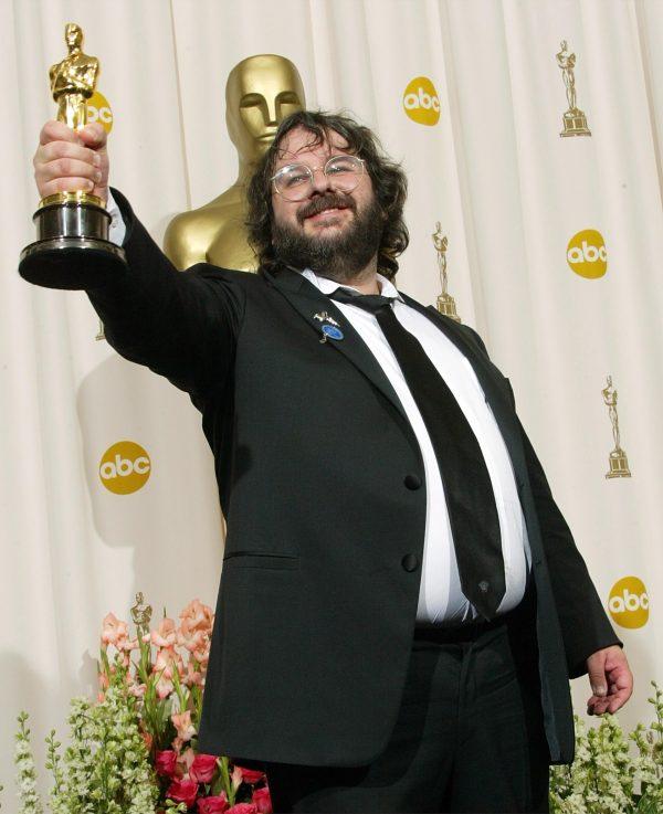 Director Peter Jackson poses with his Oscar for Best Director during the 76th Annual Academy Awards. (Getty Images/Frederick M. Brown)