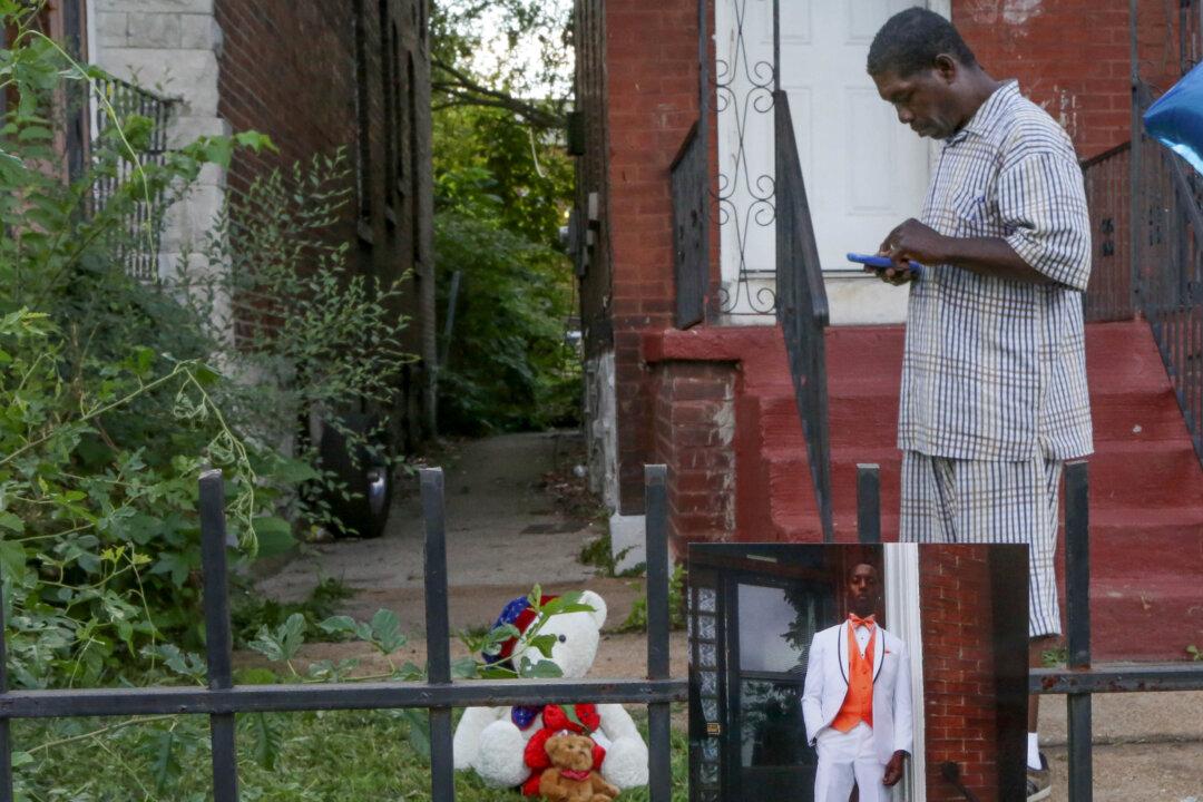 Father Sues St. Louis Police in 2015 Shooting Death of His Son