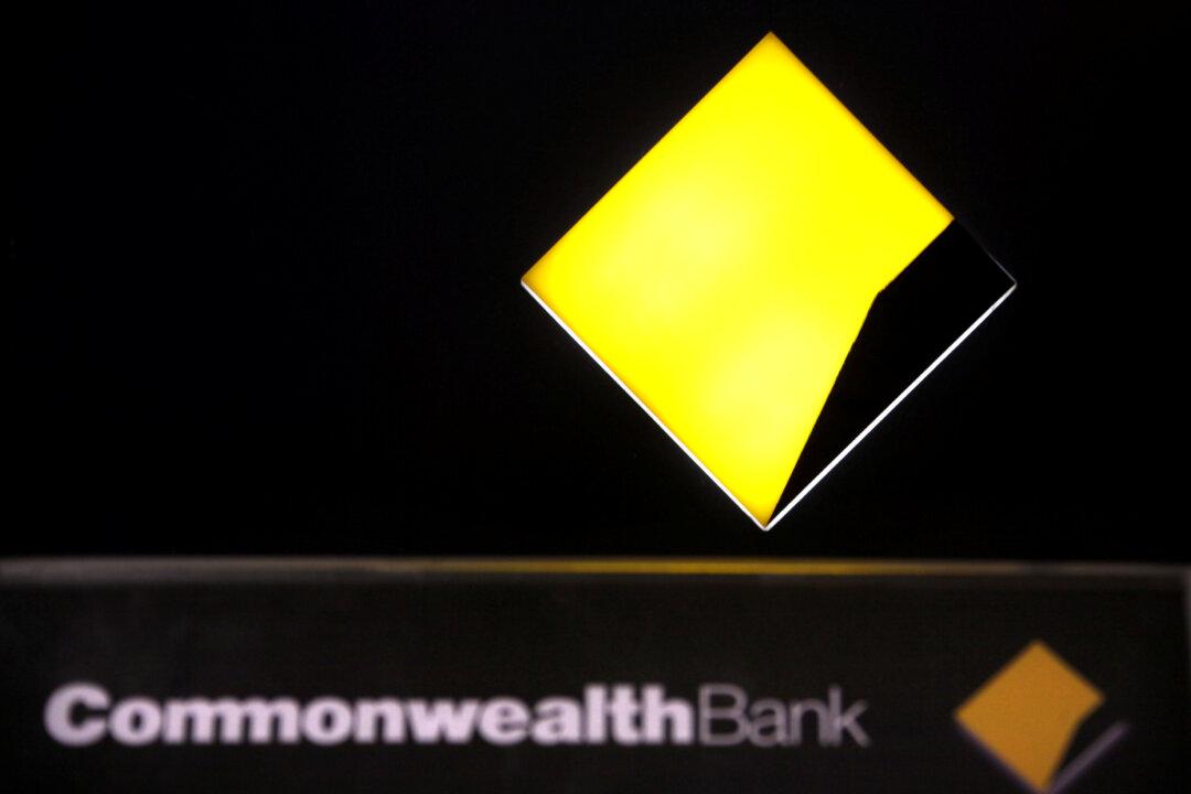 Commonwealth Bank Boss Expects Rules for Pay Later Firms
