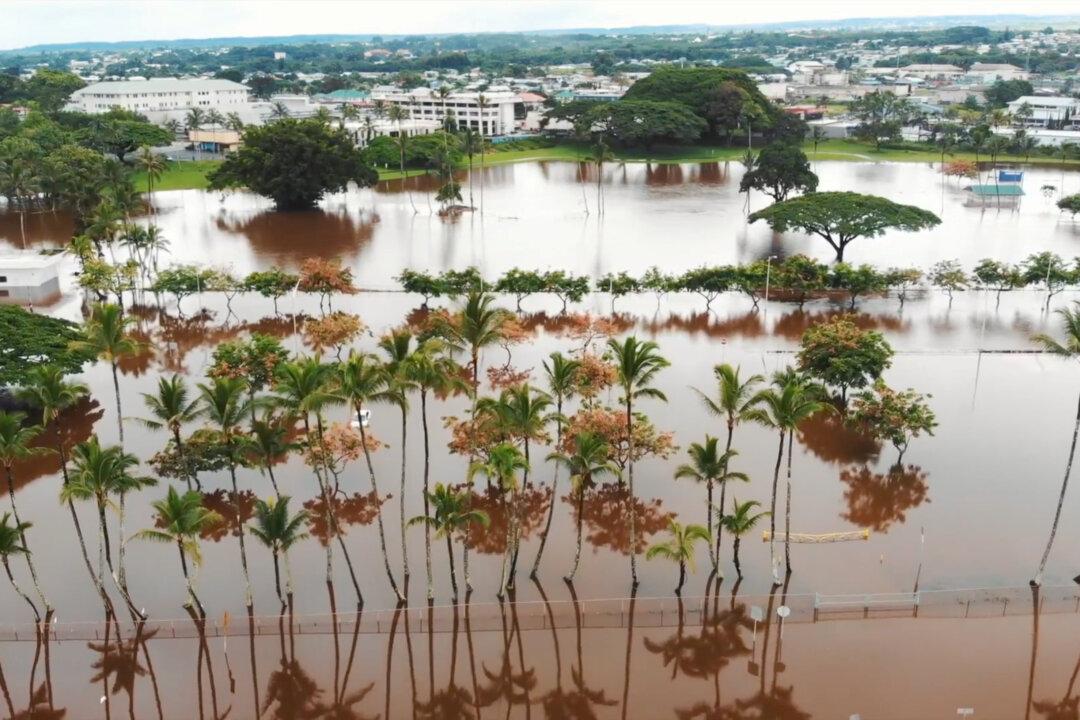 More Floods Threaten Hawaii as Tropical Storm Lane Drifts Away