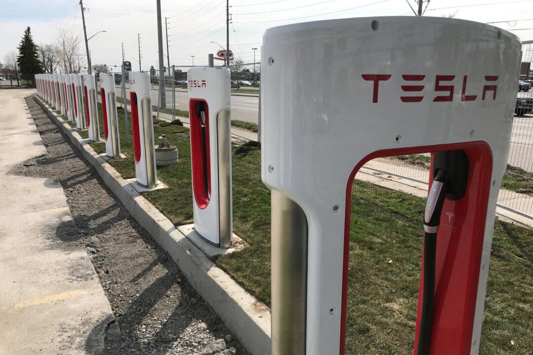 Tesla Shares Dip 3 Percent After Musk Abandons Buyout