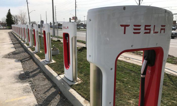 Tesla Shares Drop on Price Cut, Disappointing Model 3 Deliveries