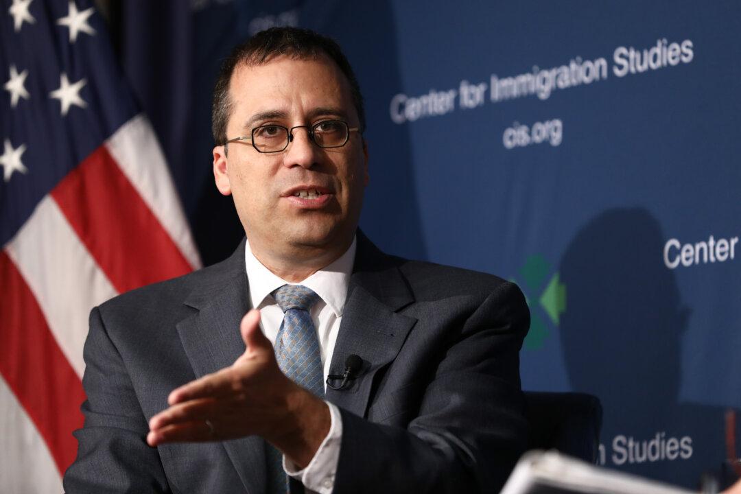 H-1B Visa Holders Should Not Replace American Workers, USCIS Director Says