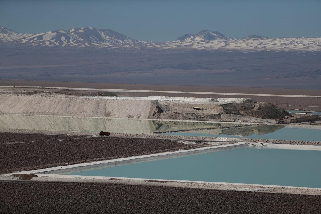 In Chilean Desert, Global Thirst for Lithium Is Fueling a ‘Water War’