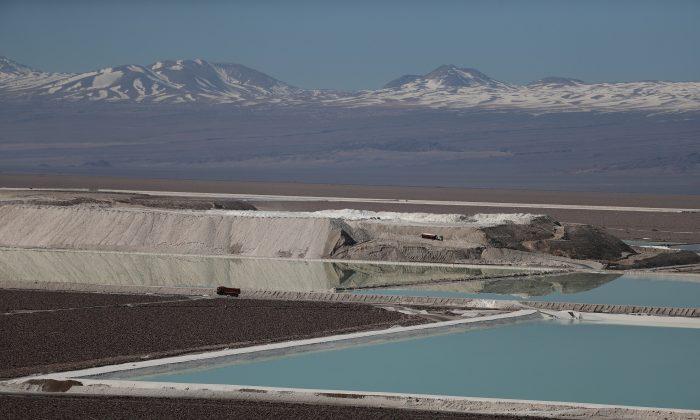 In Chilean Desert, Global Thirst for Lithium Is Fueling a ‘Water War’