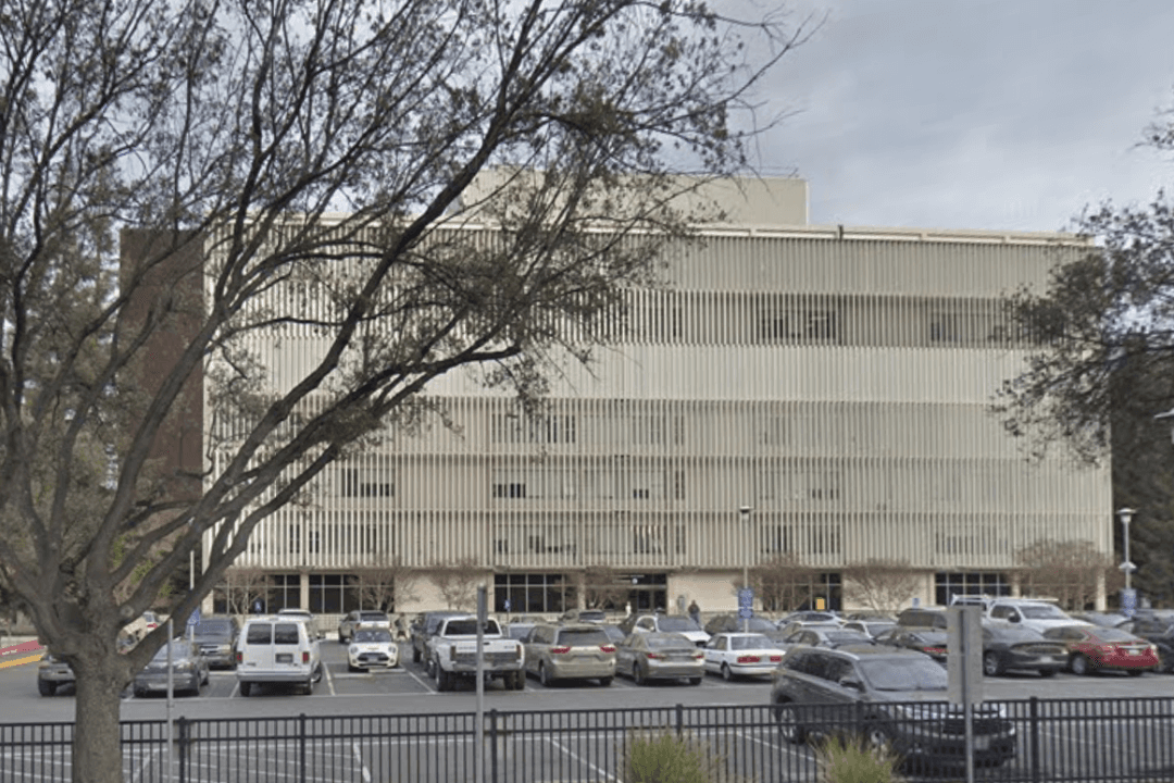 Prosecutors Warn Elderly Residents of Scammers Underpaying for Homes