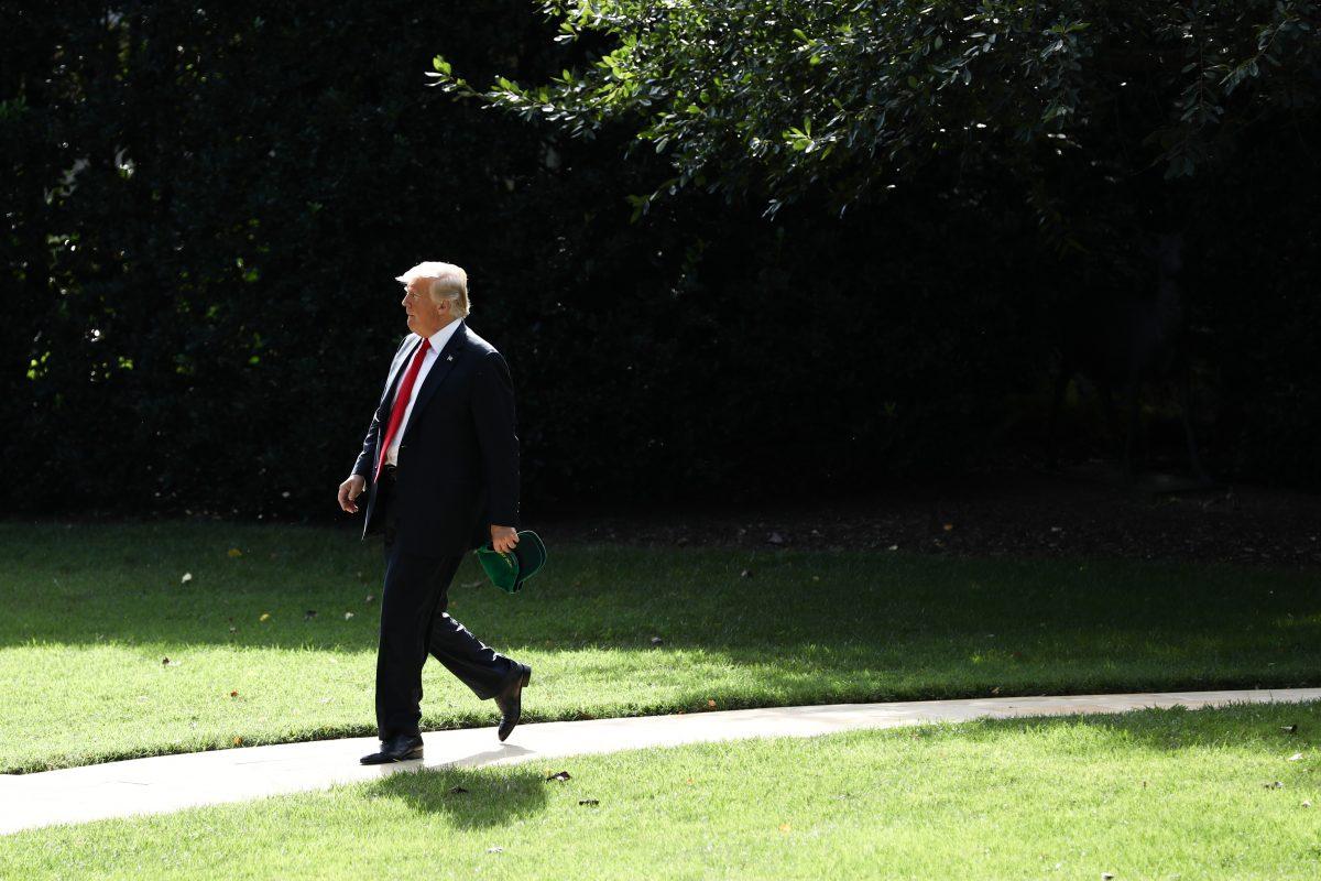 President Donald Trump departs from the White House for a Make America Great Again Rally in Evansville, Ind., on Aug. 30, 2018. (Samira Bouaou/The Epoch Times)