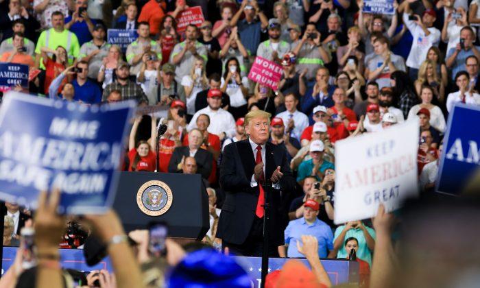 In Photos: Trump Rally in Evansville, Ind.