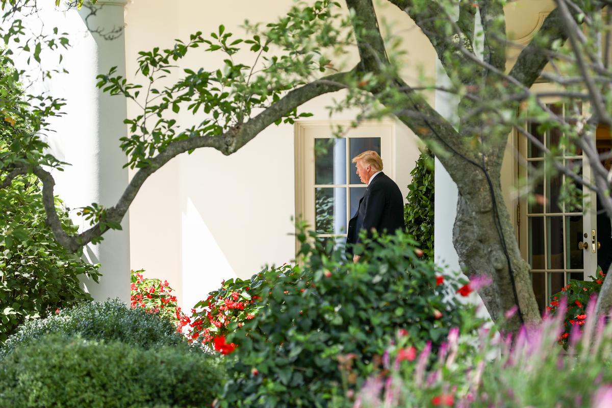 In Photos: President Trump Departs to Charlotte, N.C.