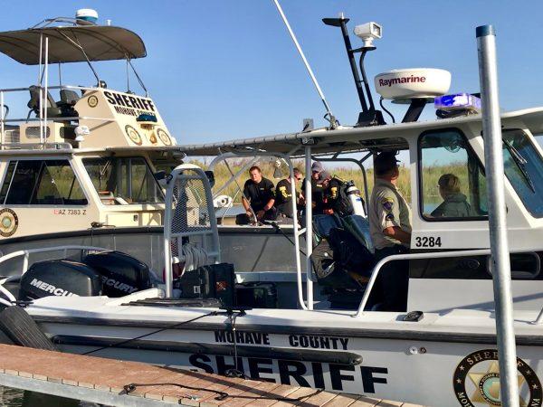 Mohave County Sheriff's Office search and rescue boats look for four people missing on the Colorado River, north of Lake Havasu in Arizona, on Sept. 2, 2018. (Mohave County Sheriff's Office/Handout via REUTERS)