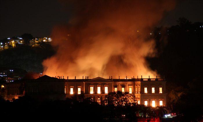 Massive Fire Tears Through Rio’s 200-Year Old National Museum