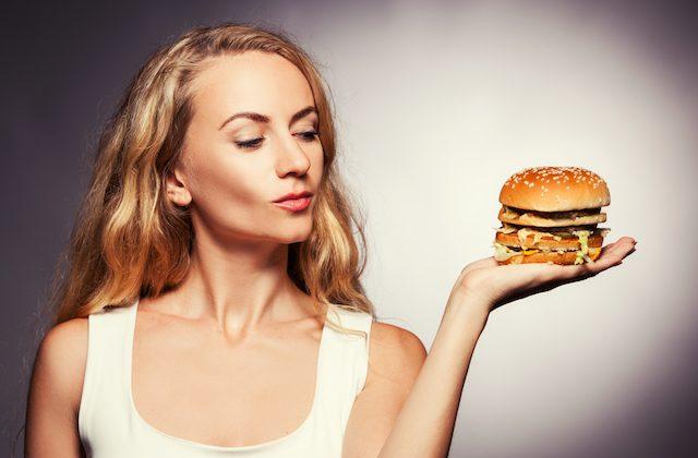Eating Junk Food Raises Cancer Risk, Even for Slim Women