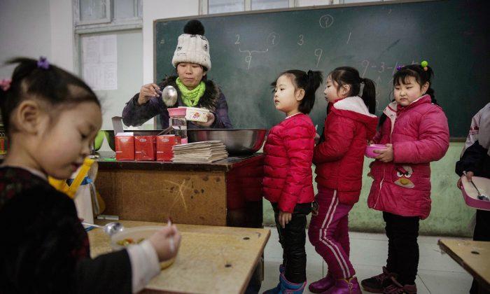 Parents in China Worry About Toxic Formaldehyde as Schools Begin New Term