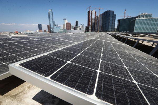Solar panels are mounted atop the roof of the Los Angeles Convention Center in Los Angeles, Calif. on Sept. 5, 2018 (Mario Tama/Getty Images)