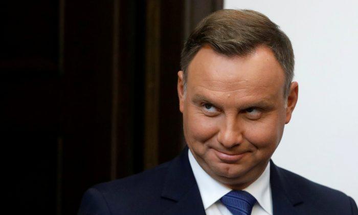 Poland’s Duda Says Seven Judges Must Quit in Court Overhaul