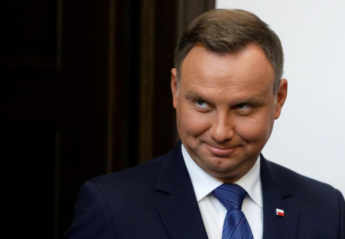 Poland’s Duda Says Seven Judges Must Quit in Court Overhaul