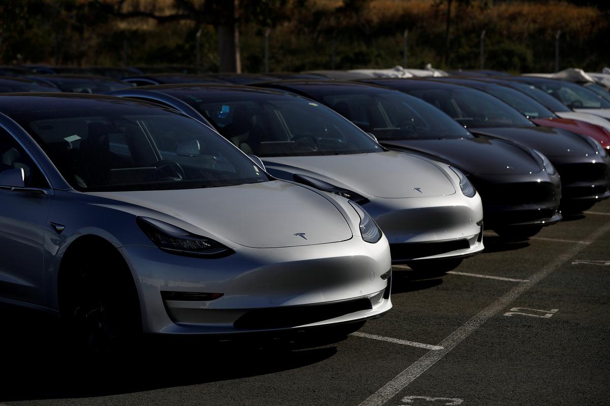Crash Victim Had Posted Videos Riding in Tesla on Autopilot