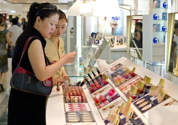 Chinese Media Exposes Tricks of the Trade for Cosmetics Counterfeiters