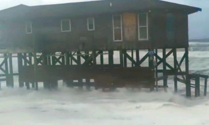 Video: Hurricane Florence Hits Outer Banks Home on Stilts With Storm Surge
