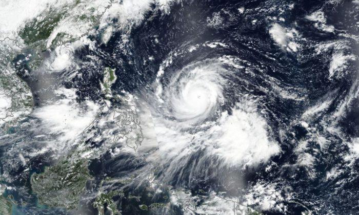 Super Typhoon Mangkhut Makes Landfall in Philippines