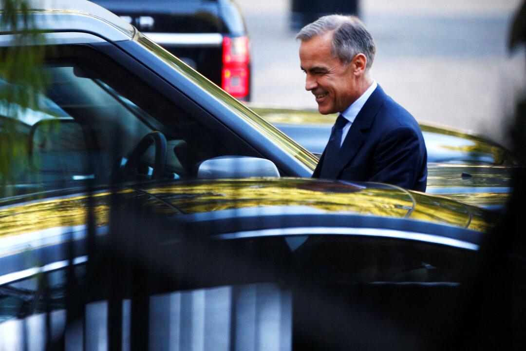 Carney Warns of ‘No-Deal’ Brexit House Price Crash: Newspaper
